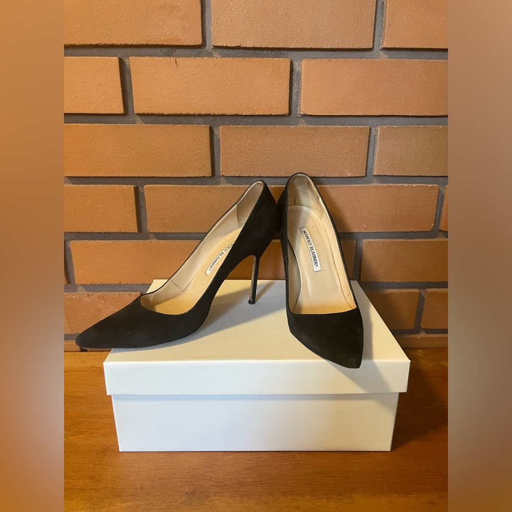 Manila Blahnik Pumps